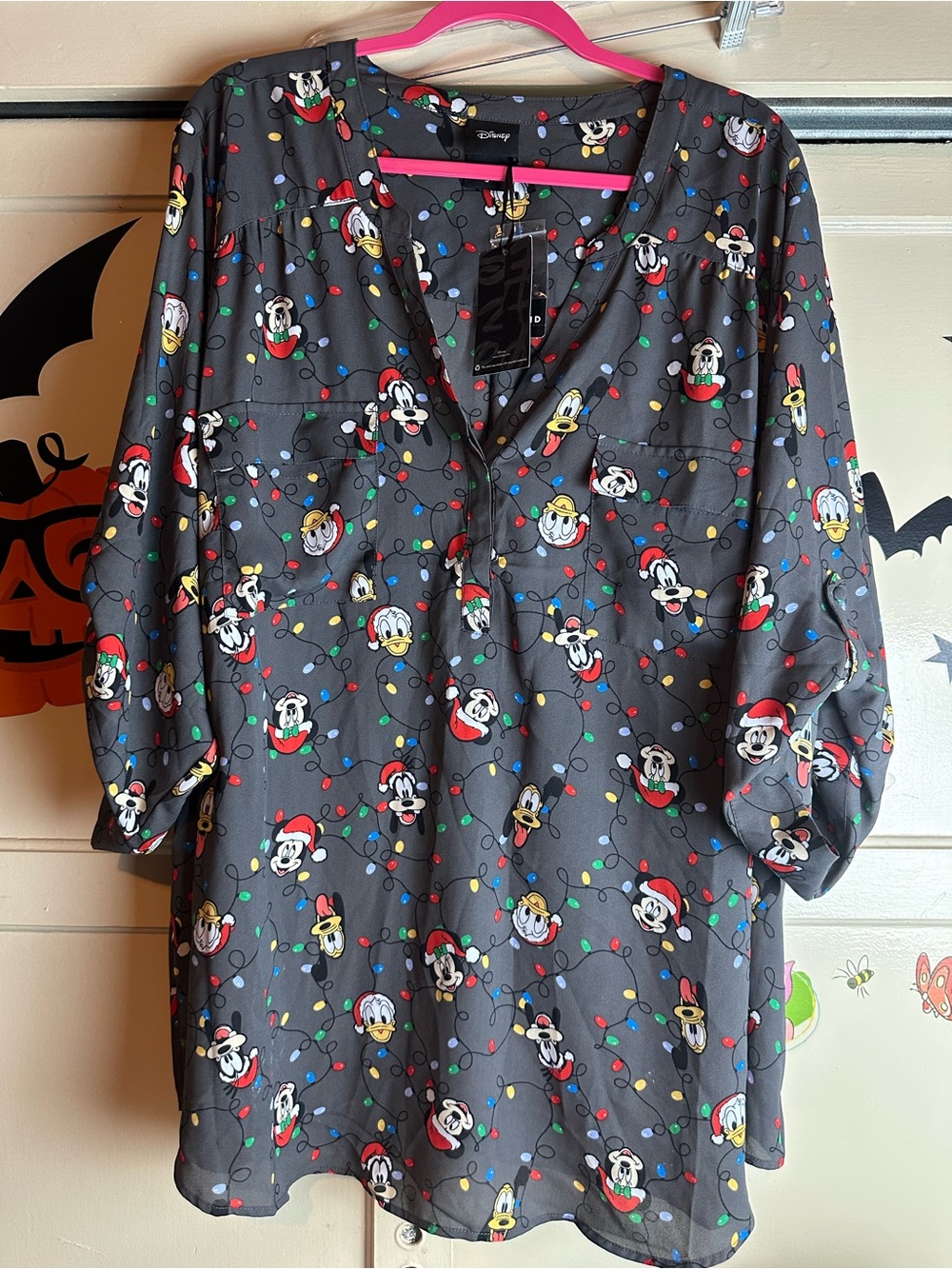 Disney Gray Mickey & Friends Holiday print women’s blouse size 5X